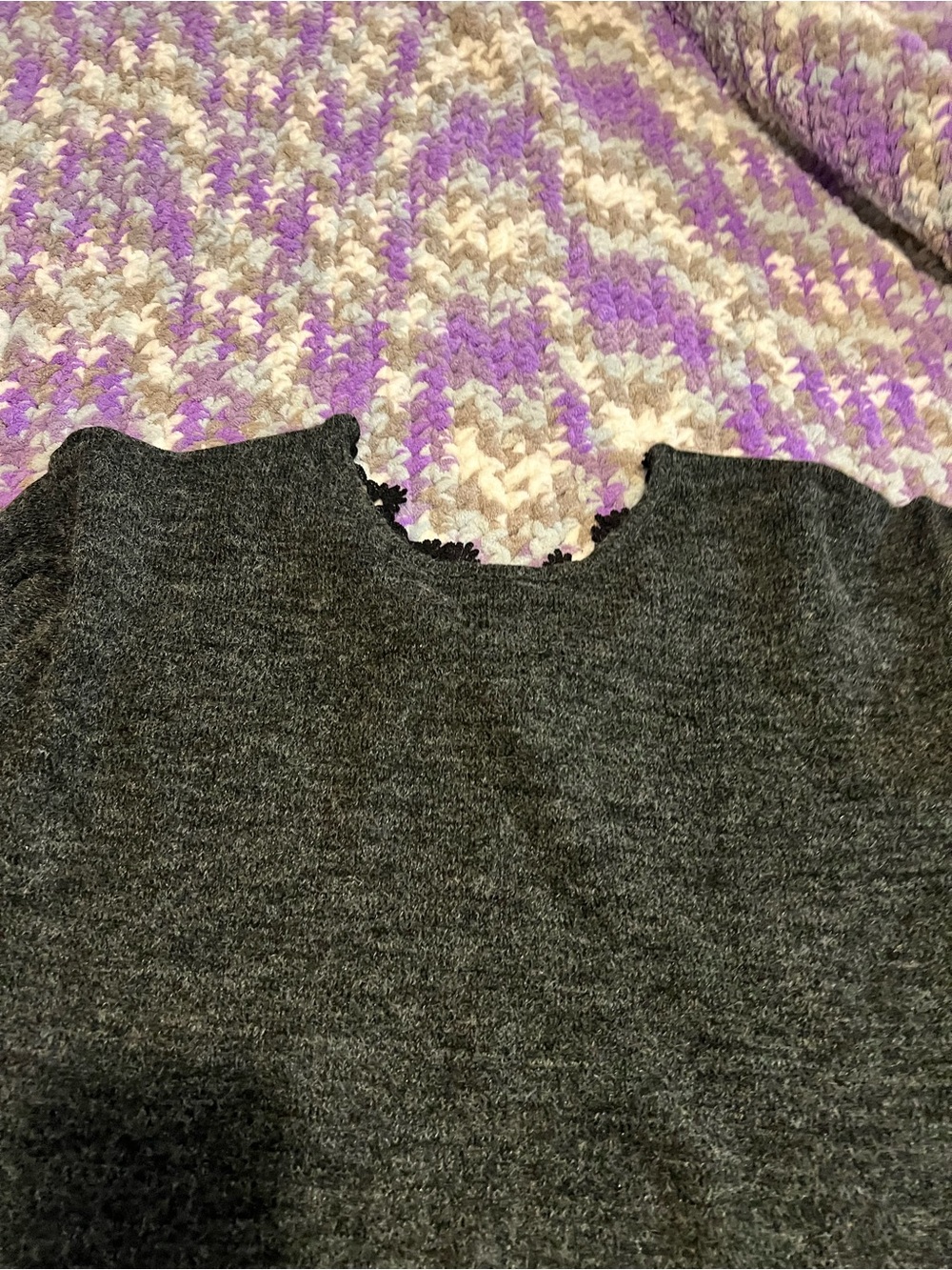 Cupshe Dark Gray Crewneck Sweater with Scalloped Trim